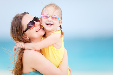 Fototapeta premium Family on summer beach vacation