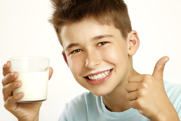 boy drink milk