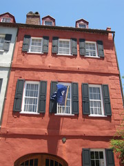 Naklejka premium Edificio Rosso mattone. Charleston, south Carolina.