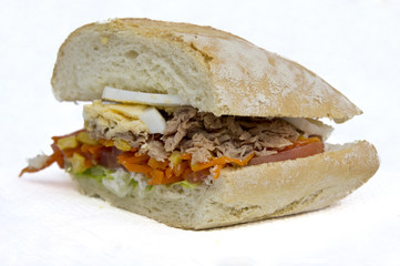 Bocadillo de atún