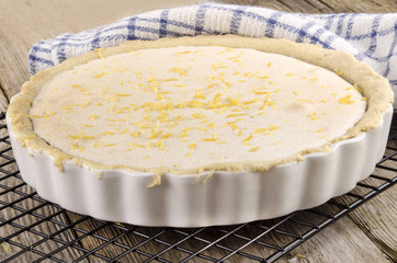 crunchy pie with lemon filling
