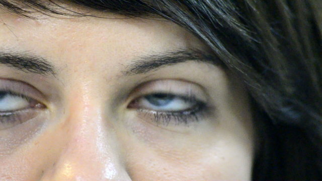 ojos azules
