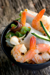 Scampi mit Teigrollen