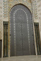 Une des portes de la mosquée Hassan II