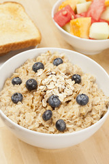 Organic Cooked oatmeal with blueberries