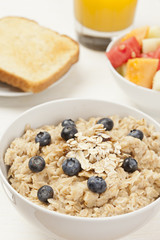 Organic Cooked oatmeal with blueberries