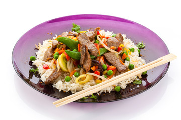 Roasted meat, white rice and vegetables 