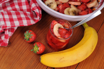 Gourmandise aux fraises et bananes