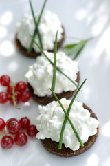 Vollkornbrot mit Frischkäse