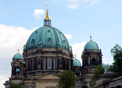 Berliner Dom Spreeseite