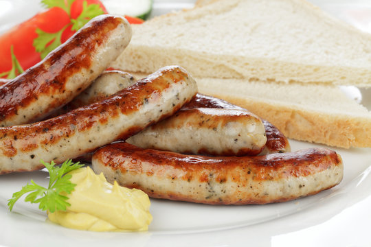 N&uuml;rnberger Rostbratw&uuml;rstchen mit Toastbrot