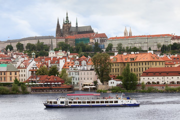 Obraz premium View over Prague Castle