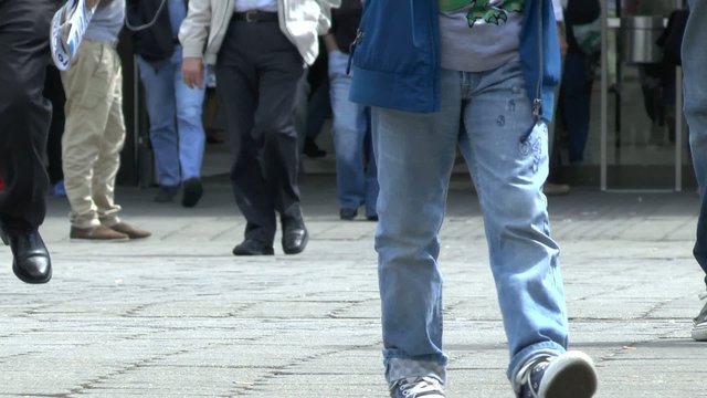 Menschenmassen in Bewegung
