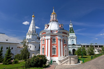 Fototapeta na wymiar Wielkie klasztory Rosji. Siergijew Posad