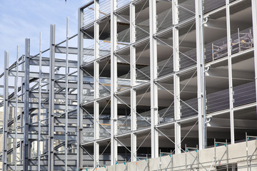 Rohbau eines Parkhauses