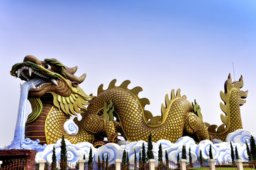 Fototapeta premium Dragon statue