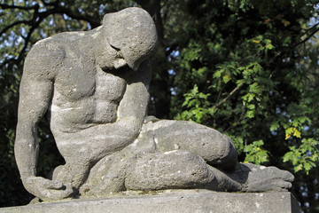Fototapeta na wymiar Denkmal am Ehrenhain in Detmold