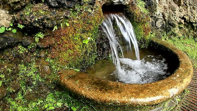 acqua di sorgente