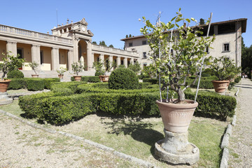 Fototapeta na wymiar Complesso di Villa Caruso di Bellosguardo
