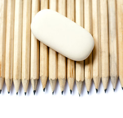 crayons en bois et gomme écologique