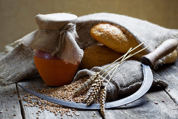 Composition of milk on the bread, the old background