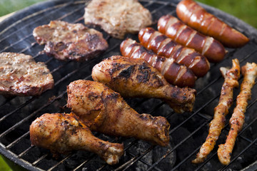 Barbecue a hot summer evening, Grilling 