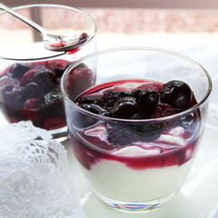 Mixed Berries with Yogurt