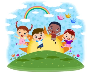 Keuken foto achterwand Regenboog Multiculturele kinderen springen op de heuvel