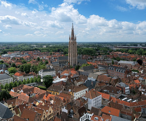 Fototapeta na wymiar Widok z góry na kościół Matki Bożej w Brugia, Belgia