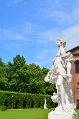 Obraz premium Statue in the palace's garden of Trier, Germany