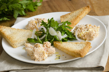Crab with toast