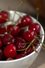Ciliegie nel piatto