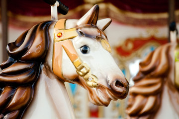 Fototapeta na wymiar Carousel koni