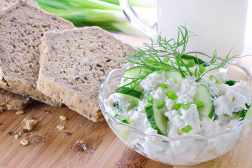 Cottage cheese with cucumber,chives and dill