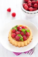 Törtchen mit Himbeeren