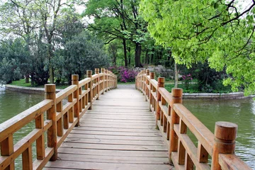 Fototapeten Bridge in chinese park. © tvorecxtra