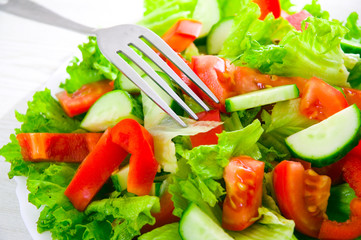 vegetable salad on plate