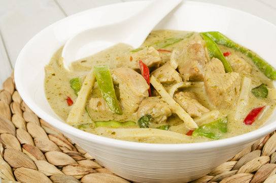 Kaeng Khiao Wan Kai - Thai Green Chicken Curry