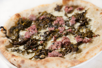 Pizza Italiana, salsiccia e friarelli