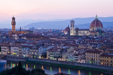 Fototapeta na wymiar Beautiful sunset over the river Arno in Florence, Italy,