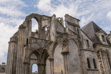 Fototapeta premium Les ruines de l'Abbaye de Fontenelle à Saint-Wandrille (76, Sei