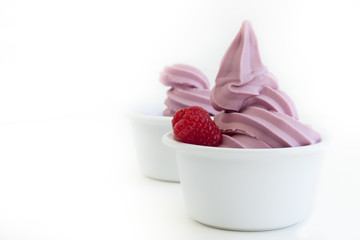 Frozen Soft-Serve Yogurt - obrazy, fototapety, plakaty