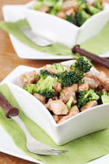 Chicken and broccoli stir fry. Shallow dof