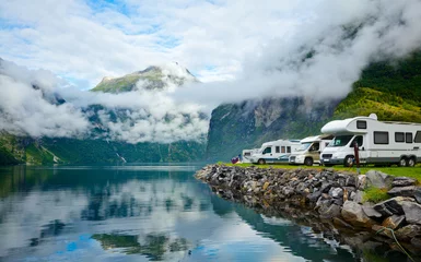 Keuken spatwand met foto Campers op Noorse camping © Dmitry Naumov