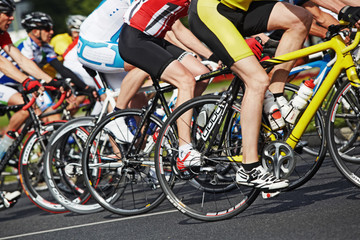 racing cyclists