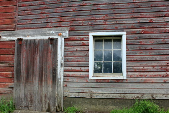 The red and gray barn