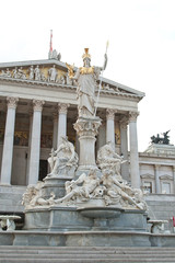 Fototapeta na wymiar Pallas-Athene-Brunnen vor dem Wiener Parlament