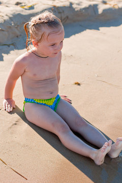 137,107 BEST Little Beach Girl IMAGES, STOCK PHOTOS & VECTORS | Adobe Stock