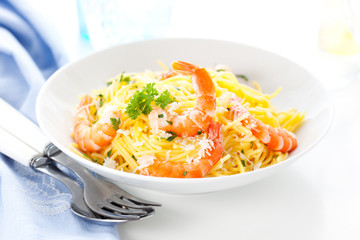 Spaghetti with prawns