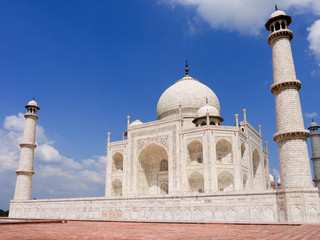 Fototapeta na wymiar Taj Mahal w Agra, Indie